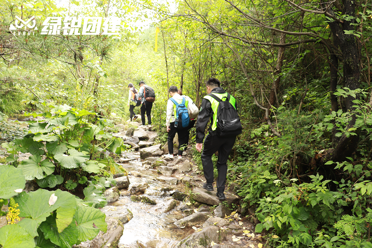 汇商优办--高山草甸户外徒步拓展训练