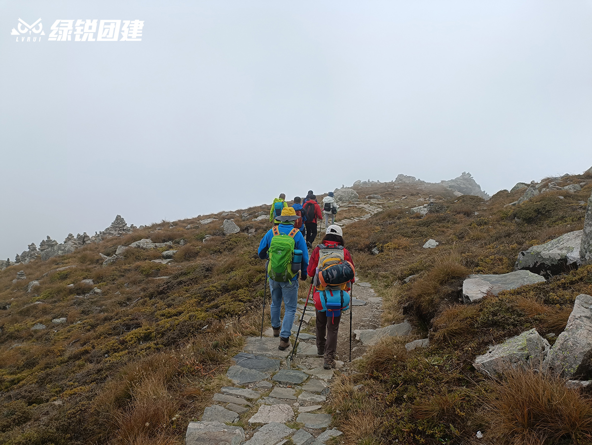 太白山拔仙台登高团建