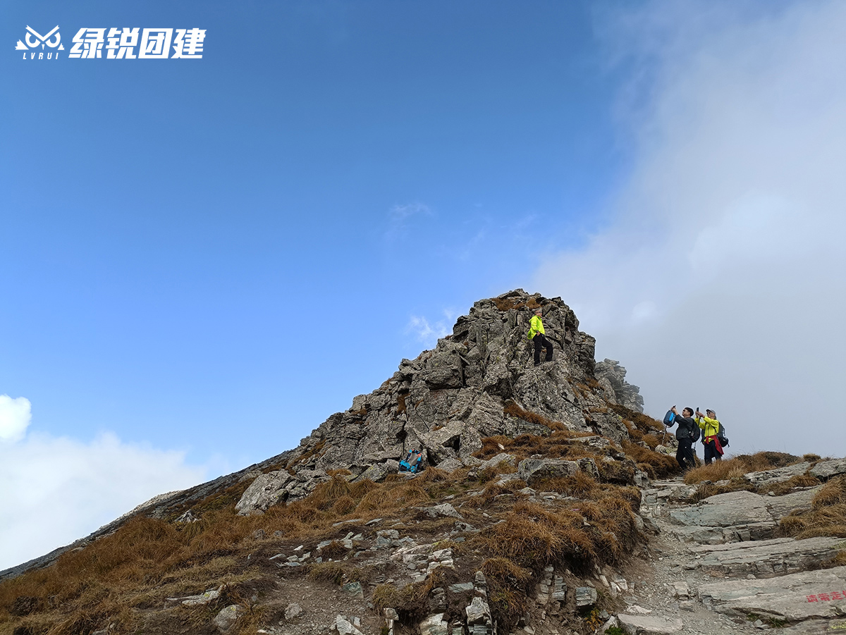 太白山拔仙台登高团建